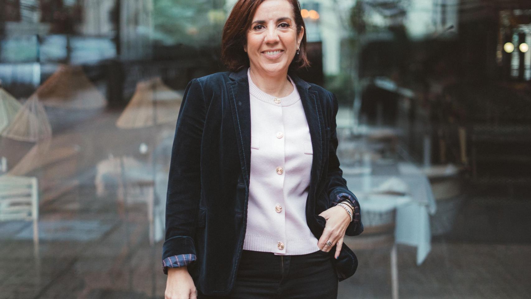 Adriana Bonezzi, en la puerta de su oficina.