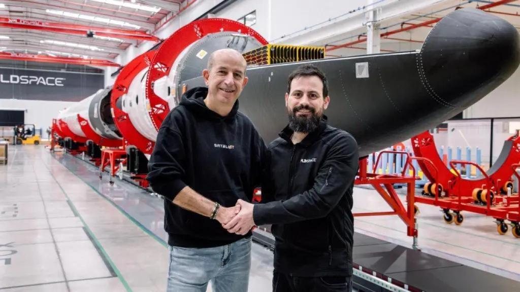 El CEO de Sateliot, Jaume Sanpera, y el responsable de negocio de PLD Space, Raúl Verdú. P