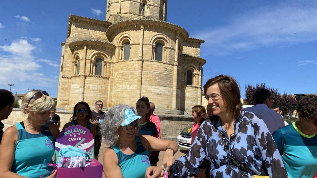 La presidenta de la Diputación de Palencia, Ángeles Armisén, durante la celebración de una actividad de la Asociación Española contra el Cáncer que contó con el apoyo de la institución provincial