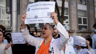 Concentración de médicos en huelga en el Hospital Gregorio Marañón, en Madrid.