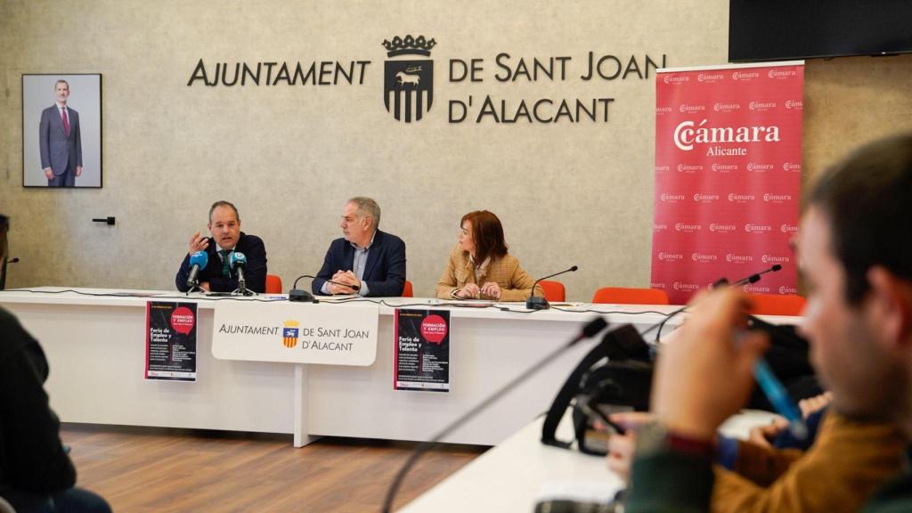 La Cámara y el Ayuntamiento impulsan en Sant Joan nuevas oportunidades de empleo juvenil y para mayores de 45 años para 2026