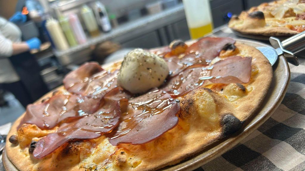 Una de sus increíbles pizzas.