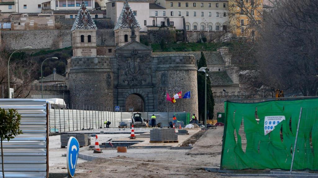 Las actuación de la Vega cuenta con un plazo de ejecución total de 14 meses.