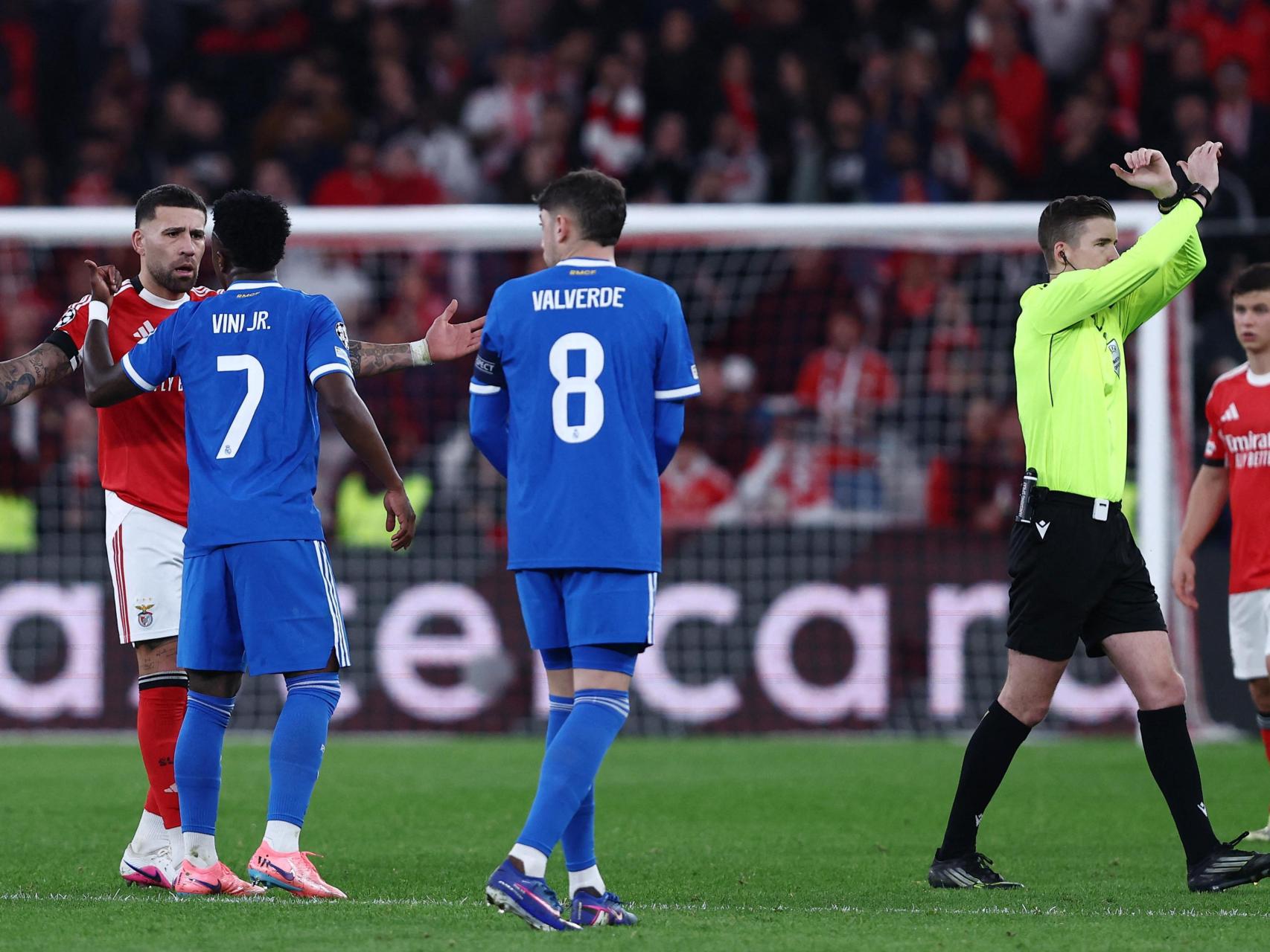 Vinicius, víctima de presuntos insultos racistas por parte de Prestianni.