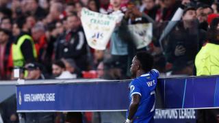 Vinicius, en el banquillo.