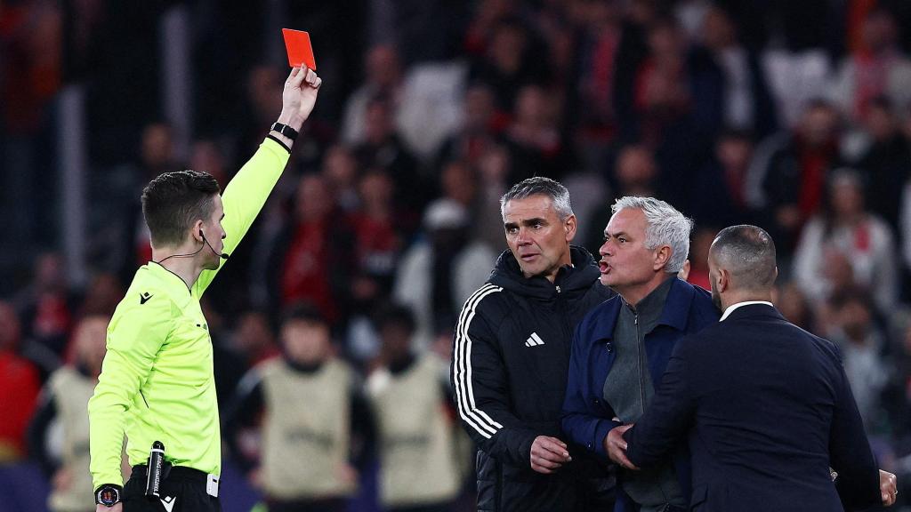 Mourinho, expulsado durante el Benfica - Real Madrid.