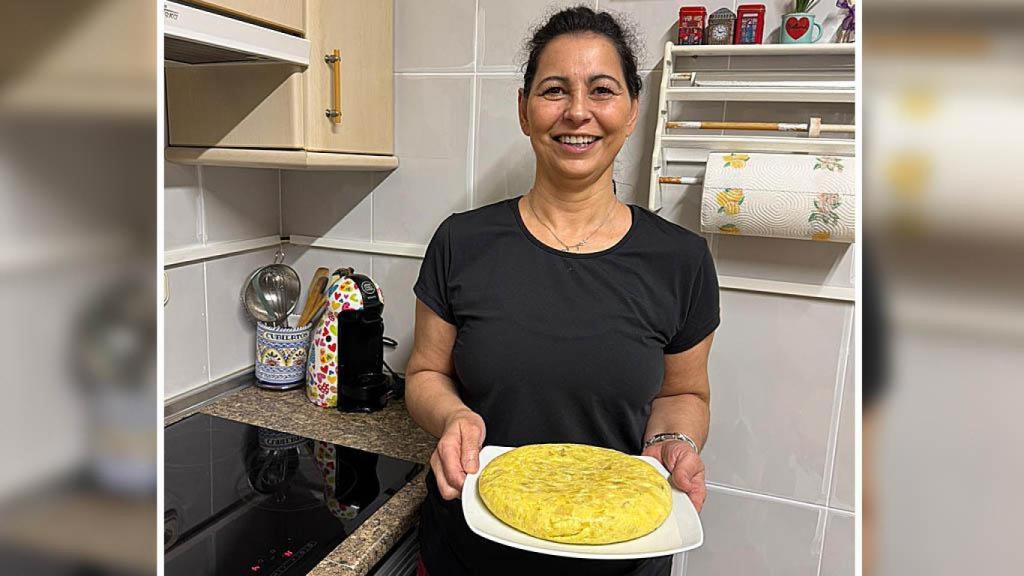 Milagros con la tortilla ganadora.