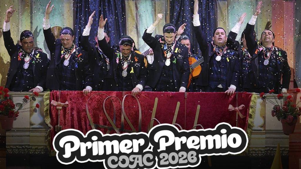 Una imagen de los ganadores del COAC en chirigotas.