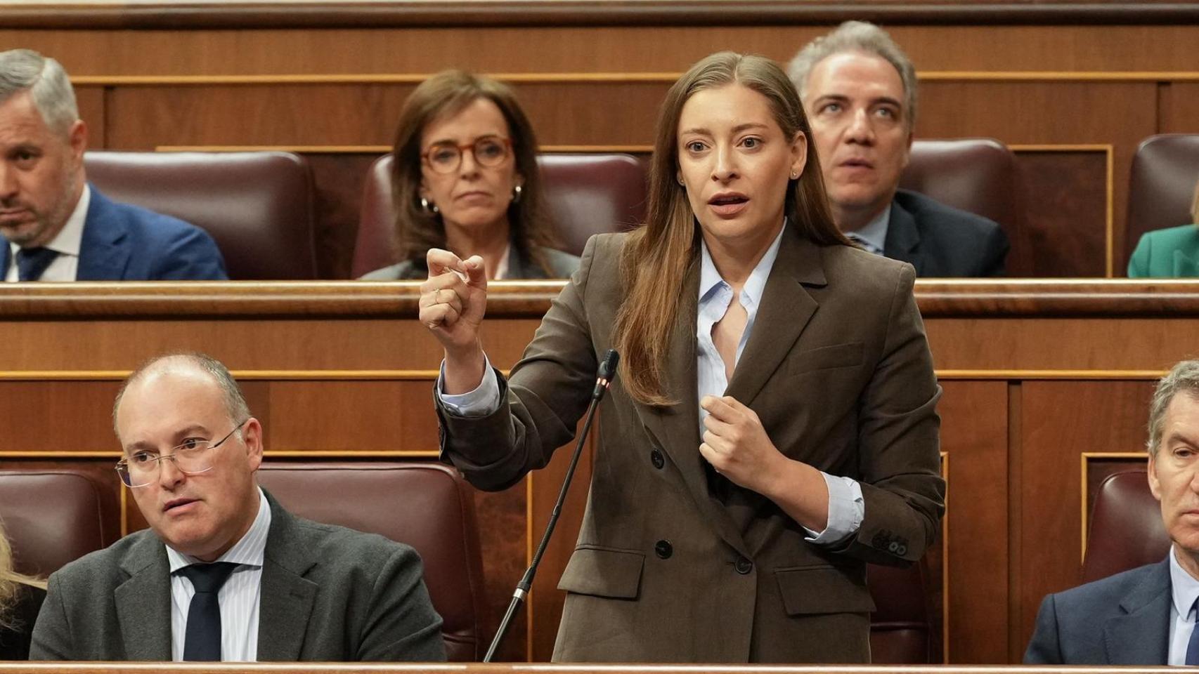 La portavoz del PP, Ester Muñoz, durante la sesión de control de este miércoles en el Congreso.