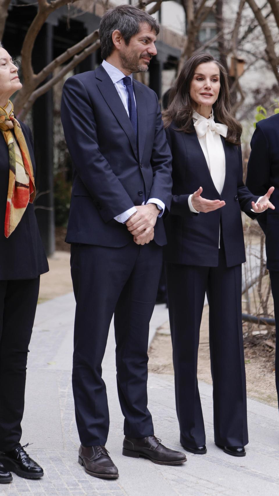 La reina Letizia junto al ministro Urtasun en el acto de presentación de Alianza por la Lana.
