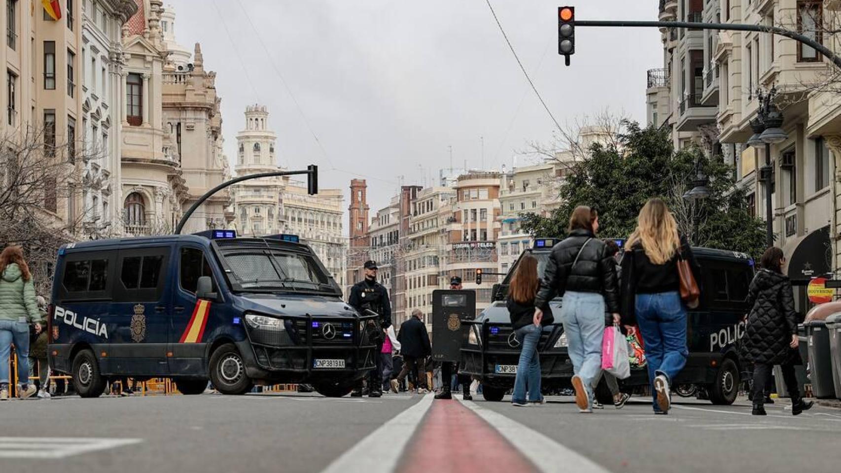 El Ayuntamiento confirma los cortes de tráfico que afectarán a la movilidad en Valencia. EFE/Manuel Bruque