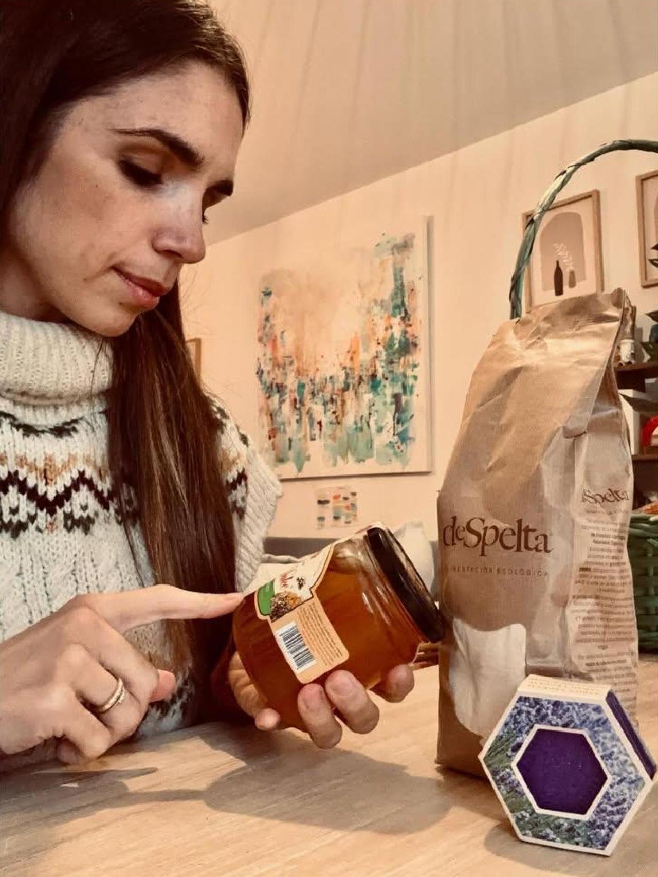 Elena Furiase, en la cocina de su casa.