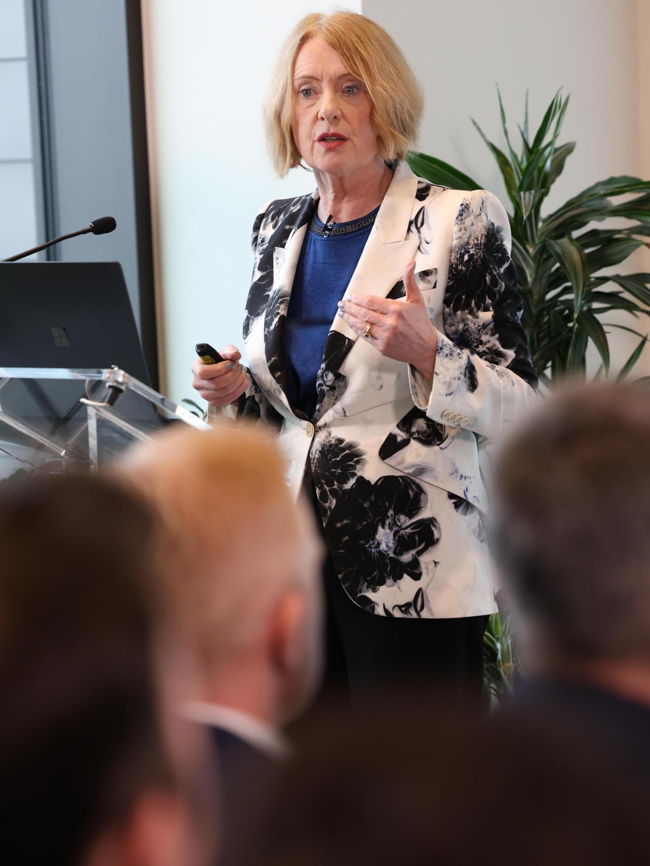 Noelle Walsh, vicepresidenta Corporativa de Operaciones e Innovación de la Nube en Microsoft.