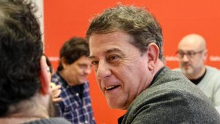 Besteiro acusa a Rueda de gobernar a base de titulares mientras crecen las listas de espera