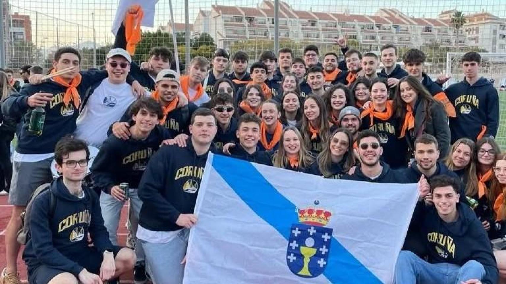 El equipo del Club Deportivo Camiños en una jornada en Alicante