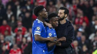 Vinicius abandona el terreno de juego tras denunciar racismo en el Benfica - Real Madrid