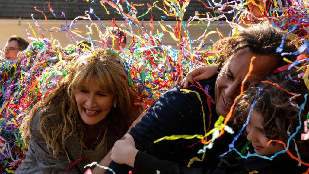 Laura Dern y Will Arnett, en 'Sin conexión'