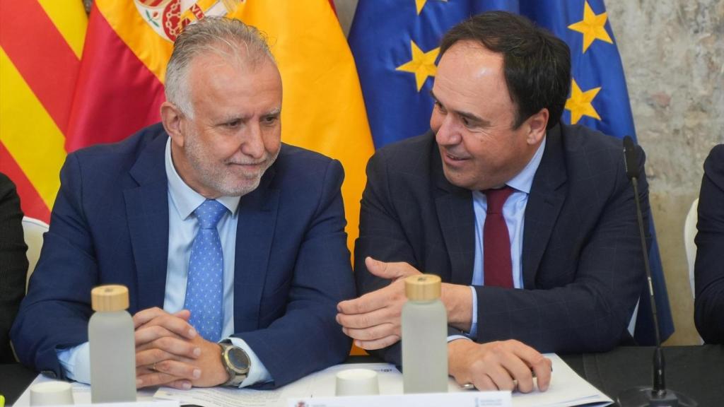 El ministro de Política Territorial, Ángel Víctor Torres, y el presidente de la Generalitat, Juanfran Pérez Llorca. Jorge Gil / EP