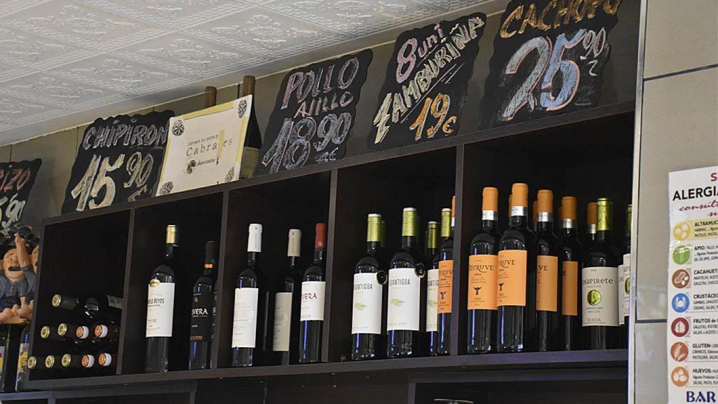 Imagen del interior del Bar El Porroncillo.