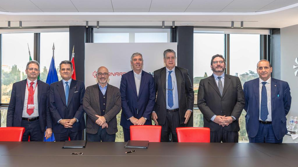 Firma del acuerdo entre Indra y Leonardo