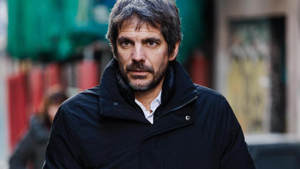 El ministro de Cultura, Ernest Urtasun, caminando por Madrid.