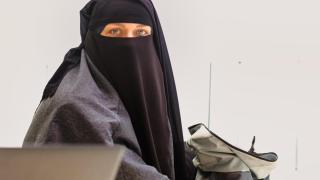 Prohibir el burka, ¿cuestión de seguridad o atentado a la dignidad de la mujer? El último boquete en la izquierda