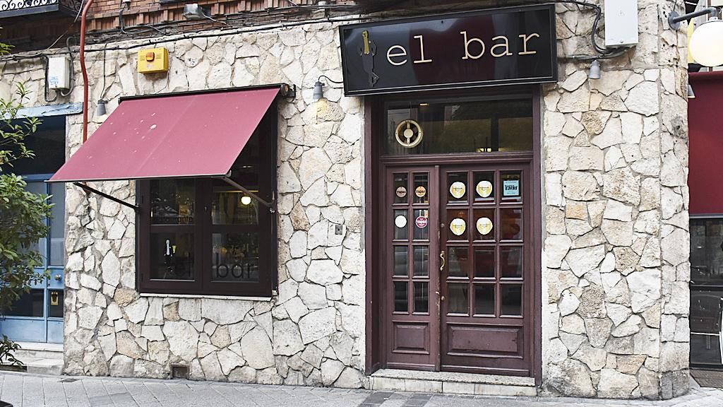 Exterior del bar El Bar.