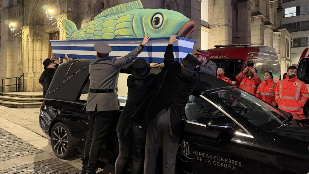 El entierro de la sardina en A Coruña pone el punto y final al Carnaval 2026.