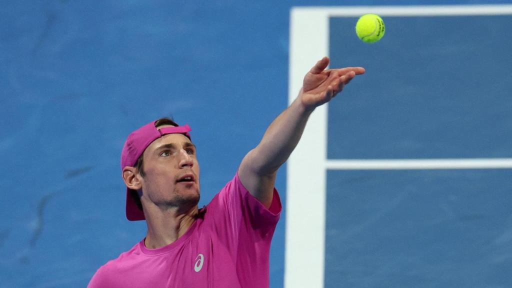 El francés Valentin Royer, en su partido ante Alcaraz.