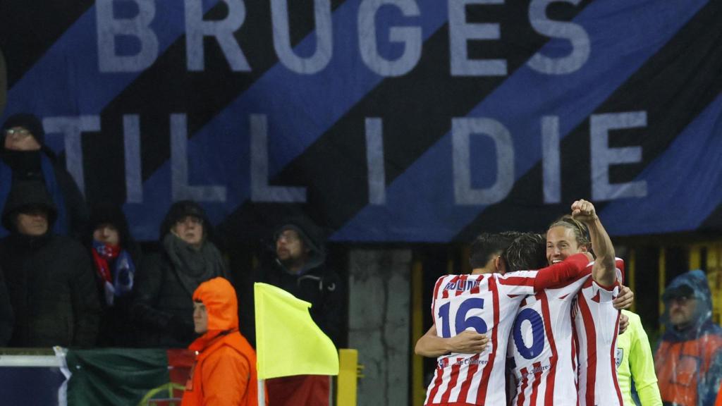 El Atlético celebra el tercer gol ante el Brujas.