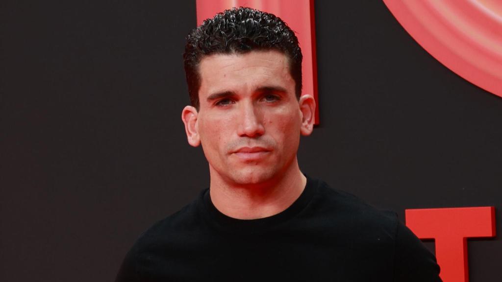 El actor Jaime Lorente en un evento.