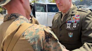 Генерал Францис Л. Донован је шеф америчких снага у Латинској Америци и на Карибима.