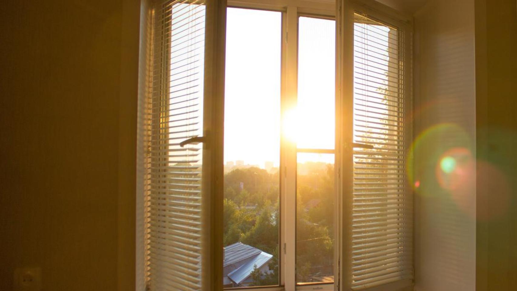 Ventana abierta al sol.