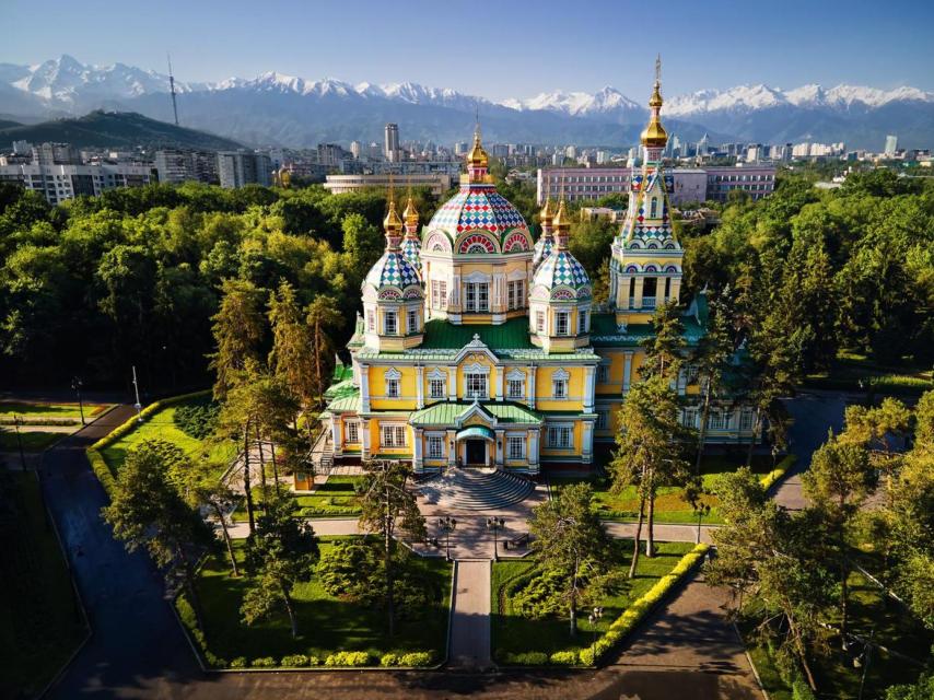 La Catedral de la Ascensión en Almaty.