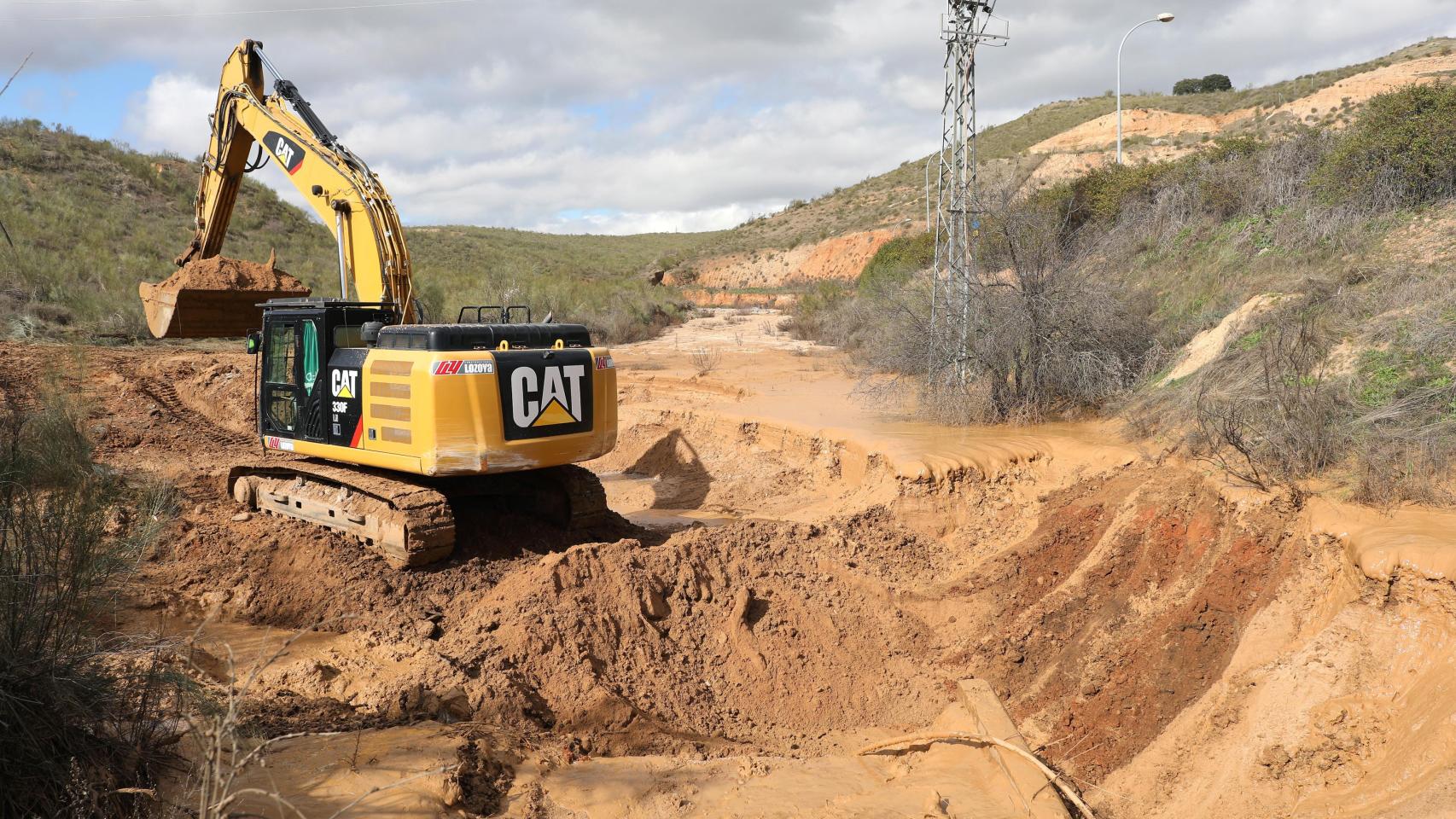 Trabajos que se están ejecutando tras el desbordamiento del arroyo de Valdelobos y los problemas en el cauce.