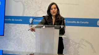 La alcaldesa de A Coruña, Inés Rey, en sala de prensa.