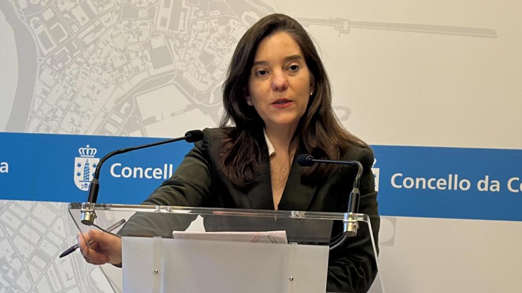 La alcaldesa de A Coruña, Inés Rey, en sala de prensa.