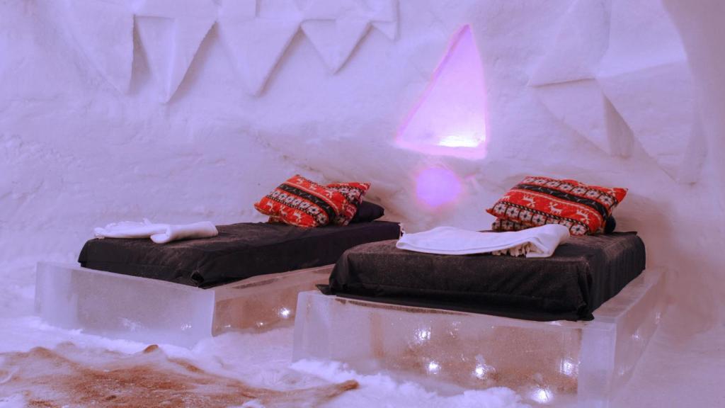 Una de las habitaciones del famoso Snowhotel de Kirkenes.