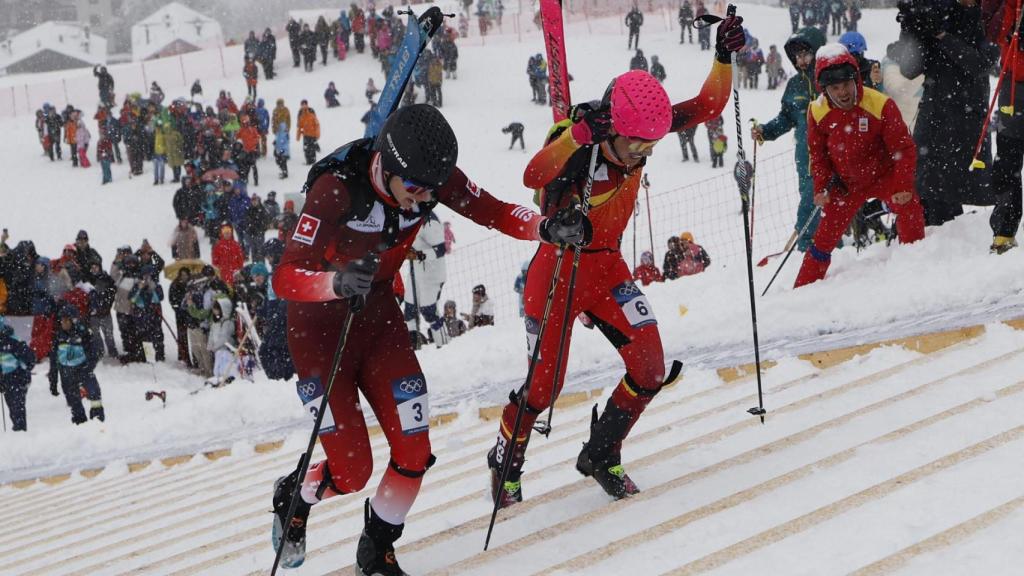 El suizo Arno Lietha y el español Ot Ferrer, durante la final olímpica de 'skimo'