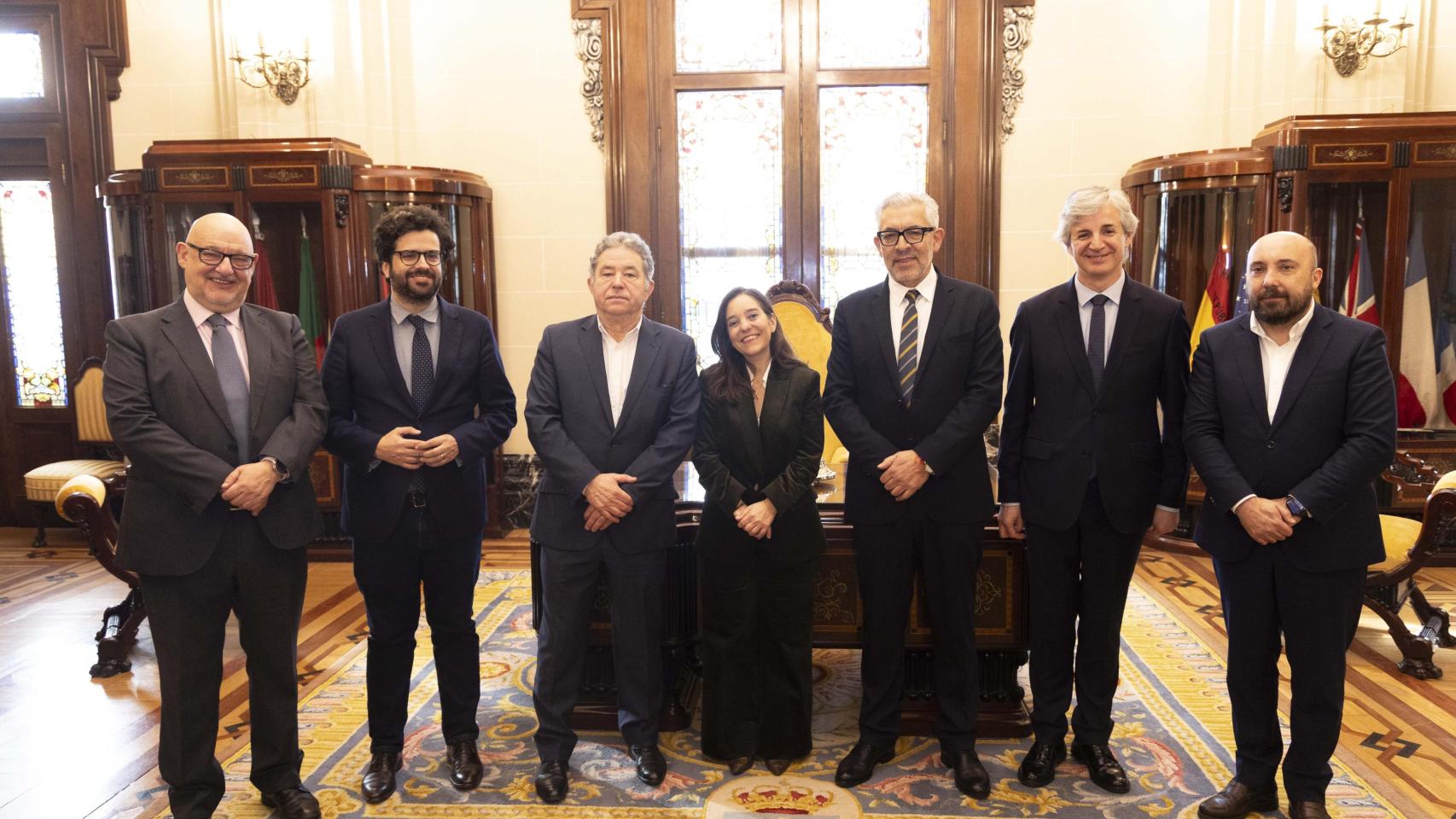 Representantes del Eixo Atlántico durante la XXXIV Asamblea en María Pita