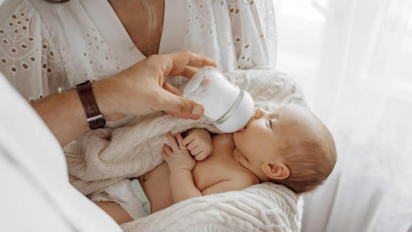Alerta por la toxina cereulida en la leche de fórmula: ya son 41 los casos y 13 los bebés hospitalizados