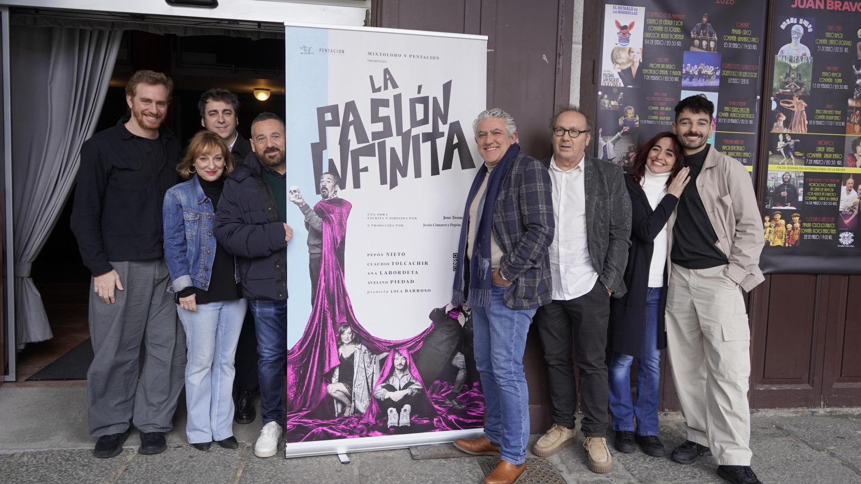 Presentación de La Pasión Infinita con Pepón Nieto como protagonista.