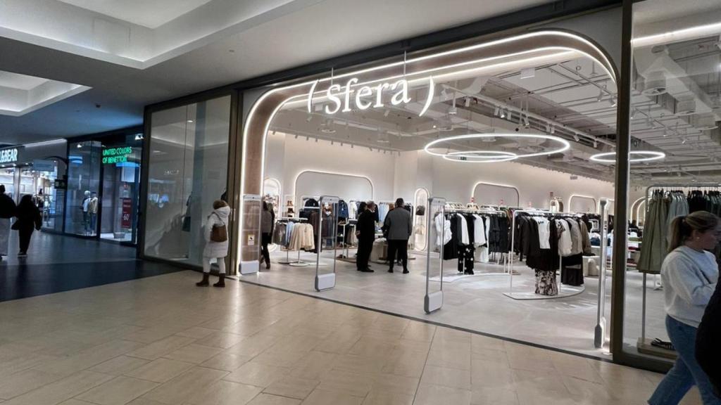 Exterior de la nueva tienda de Sfera en Luz del Tajo.