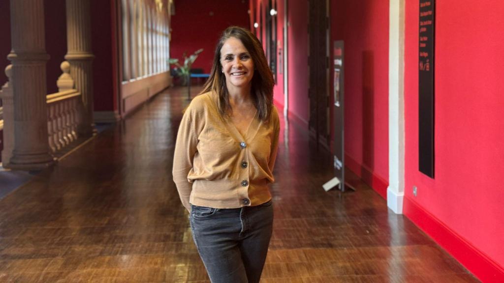 Melanie Olivares en el paraninfo de la Universidad de Zaragoza.