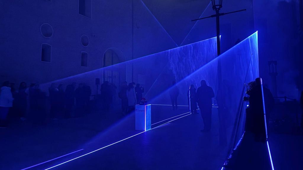 Una de las obras del festival, en el patio principal del Arzobispado de Zaragoza.