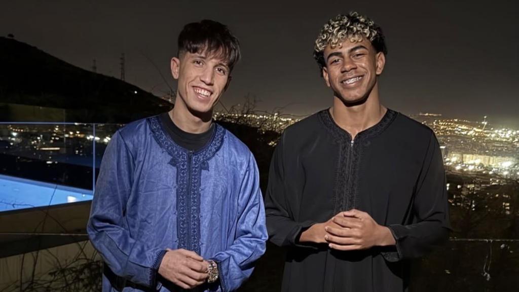 Lamine Yamal, junto a su amigo Souhaib dando inicio al Ramadán de 2026