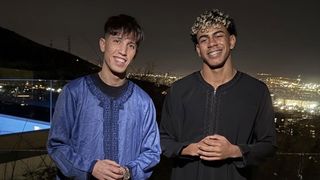 Lamine Yamal, junto a su amigo Souhaib dando inicio al Ramadán de 2026