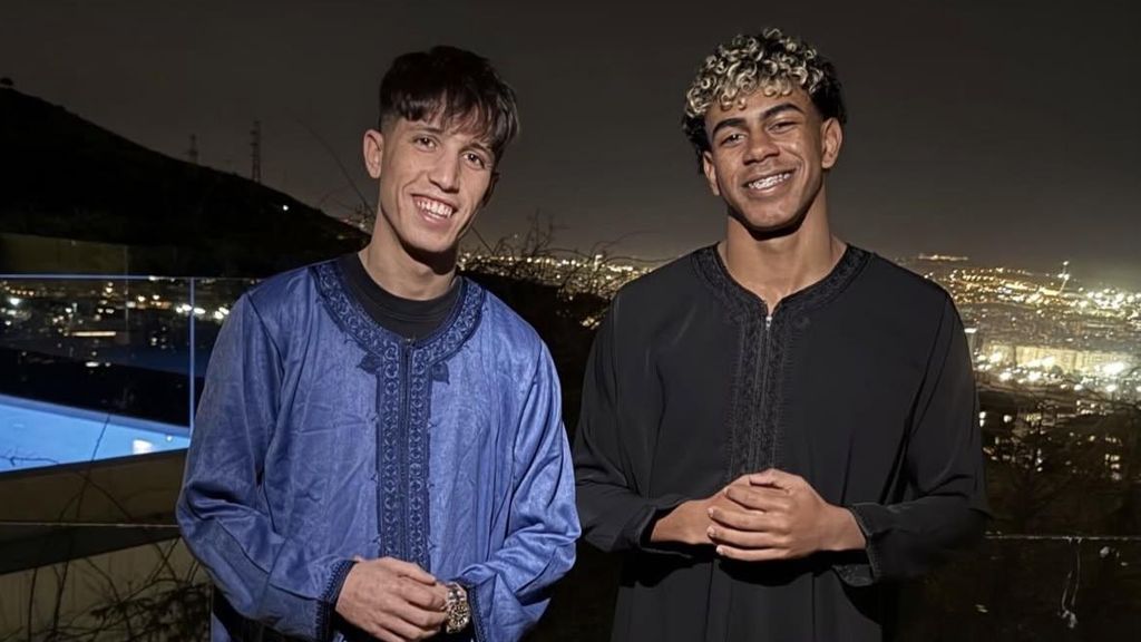 Lamine Yamal, junto a su amigo Souhaib dando inicio al Ramadán de 2026