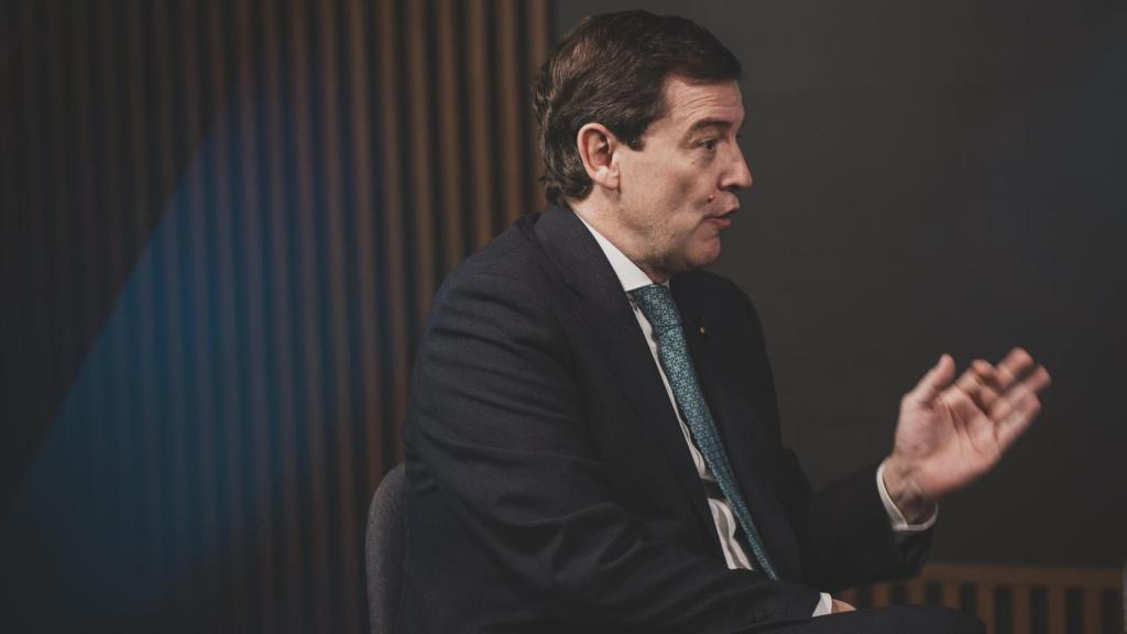 El líder del PP castella no y leonés, Alfonso Fernández Mañueco, en la sede de EL ESPAÑOL.
