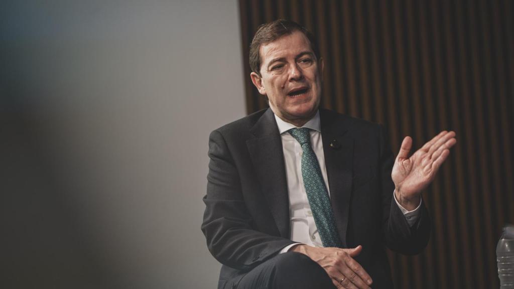 Un momento de la entrevista con Alfonso Fernández Mañueco, presidente de Castilla y León.